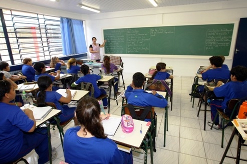 Período de pedido de transferência de escolas termina nesta terça