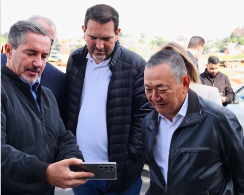 Doutor Sato visita obras em andamento e celebra o avanço do desenvolvimento de Jandira