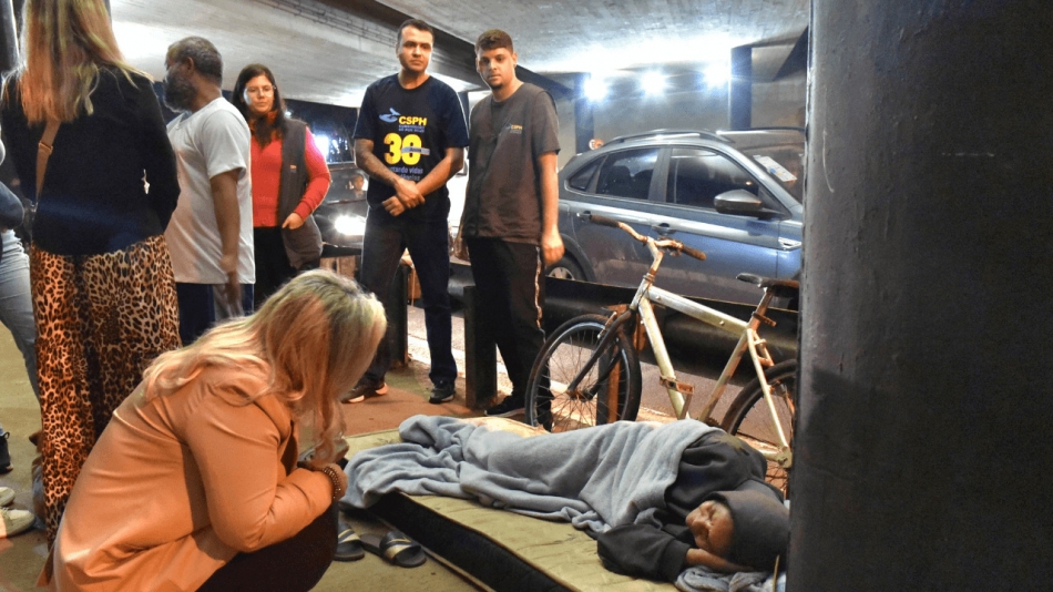 Equipe da Operação Noite Sem Frio percorre ruas e avenidas