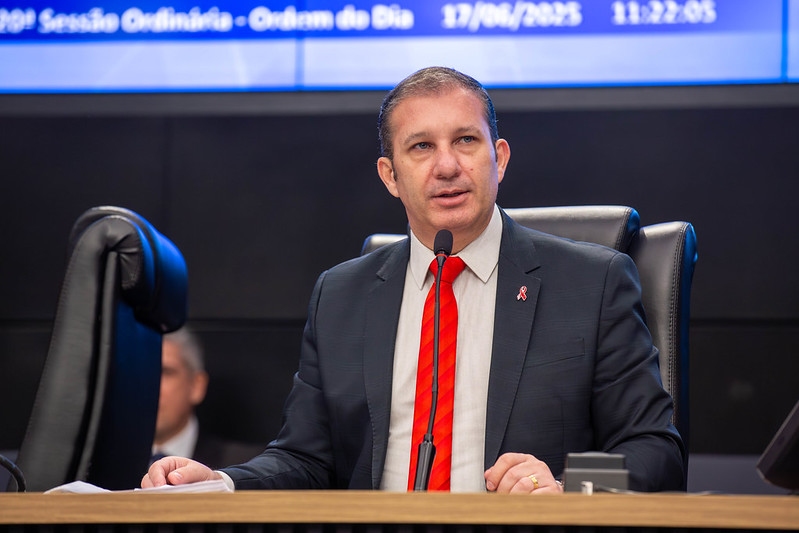 Transporte escolar poderá usar faixa de ônibus em horário de pico em Barueri