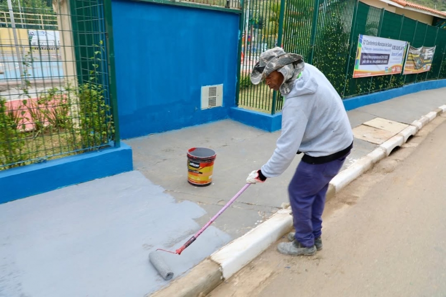Elvis Cezar acompanha serviços da Operação Bairro Limpo no Itapuã