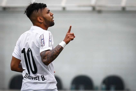 Santos anuncia contratação do atacante Gabigol