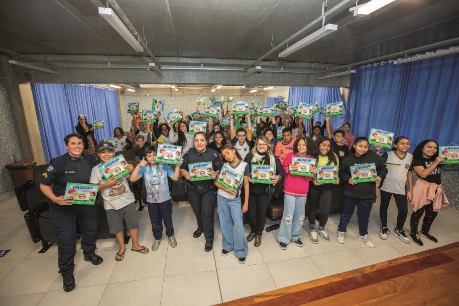 Projeto Prossegue leva palestra sobre prevenção às drogas para alunos do 6º ano