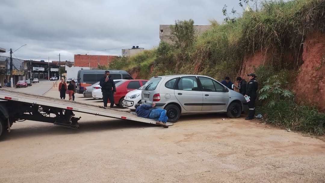 Rodrigo Andrade intensifica remoção de veículos abandonados nas vias públicas