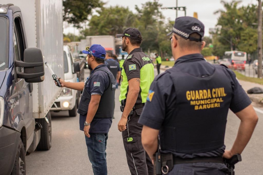 Barueri intensifica combate à alcoolemia e irregularidades no trânsito