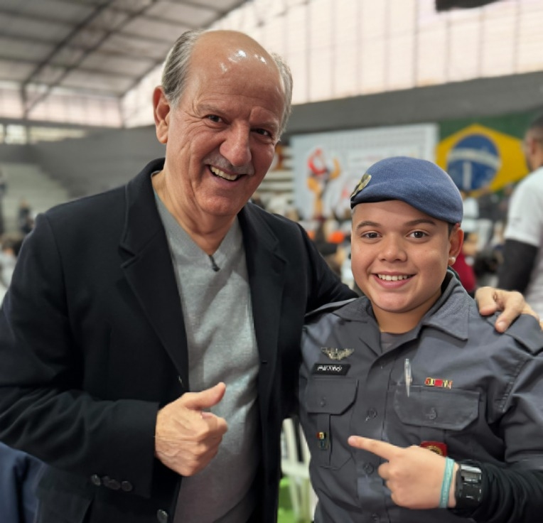 Beto Piteri celebra formatura de mais de 1.800 alunos do PROERD em Barueri