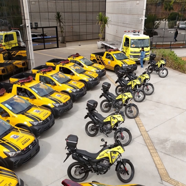 Prefeito Elvis Cezar entrega de 16 novas viaturas para agentes de trânsito