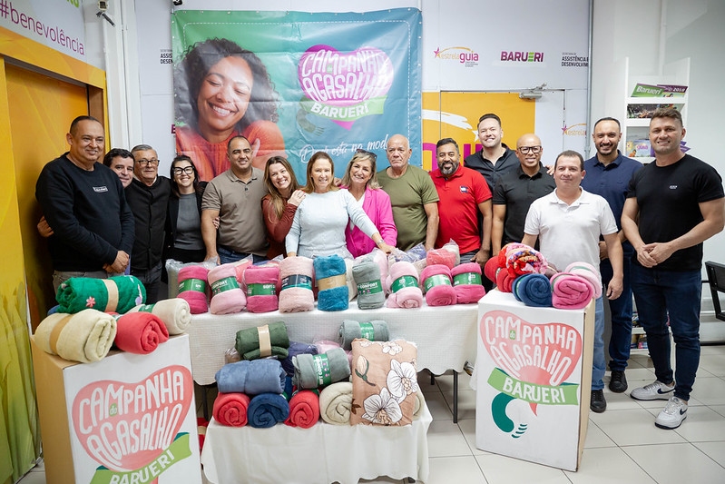 Câmara Municipal de Barueri doa 420 mantas para a Campanha do Agasalho