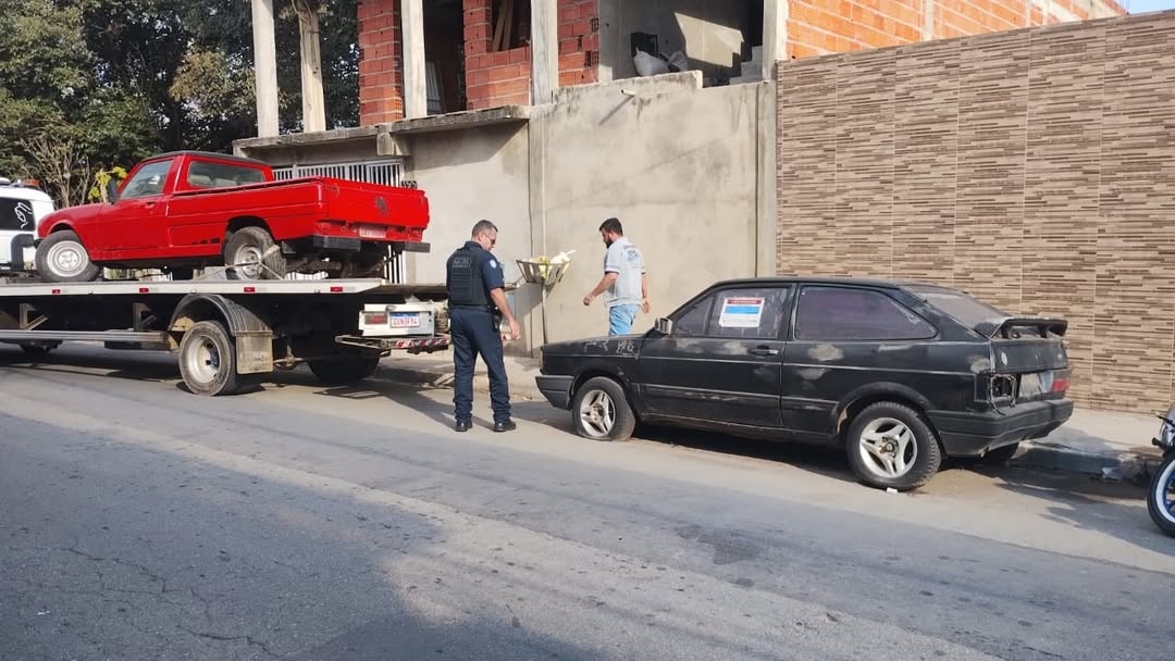 Prefeitura de Araçariguama intensifica remoção de veículos abandonados em vias públicas