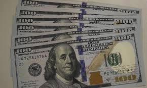 Dólar sobe para R$ 5,54, mas fecha distante da máxima do dia