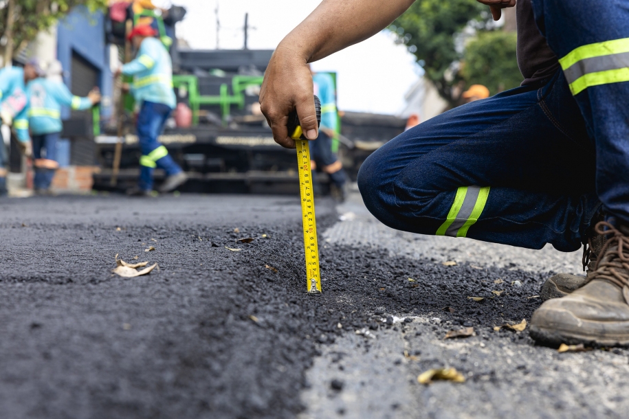 Teco Godoy inicia pavimentação da Estrada Diego Dias em Itapevi 