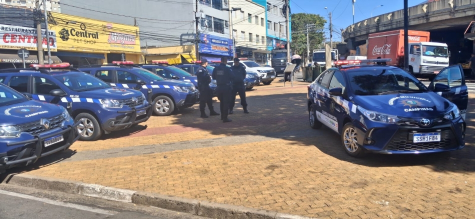 Ação conjunta fiscaliza 18 bares no Centro e apreende caça-níqueis e drogas