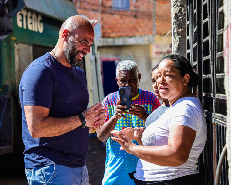 Gerson Pessoa inicia pavimentação asfáltica na Travessa dos Compadres no Bonança    