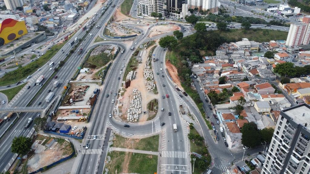 Nova intervenção viária altera trânsito na Av. Tancredo Neves a partir de 23 de julho