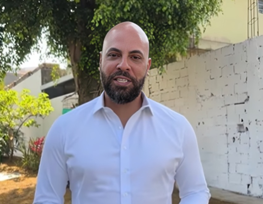 Gerson Pessoa vistoria fase final das obras da Praça Pastor José Maria da Silva no Jd. Elvira