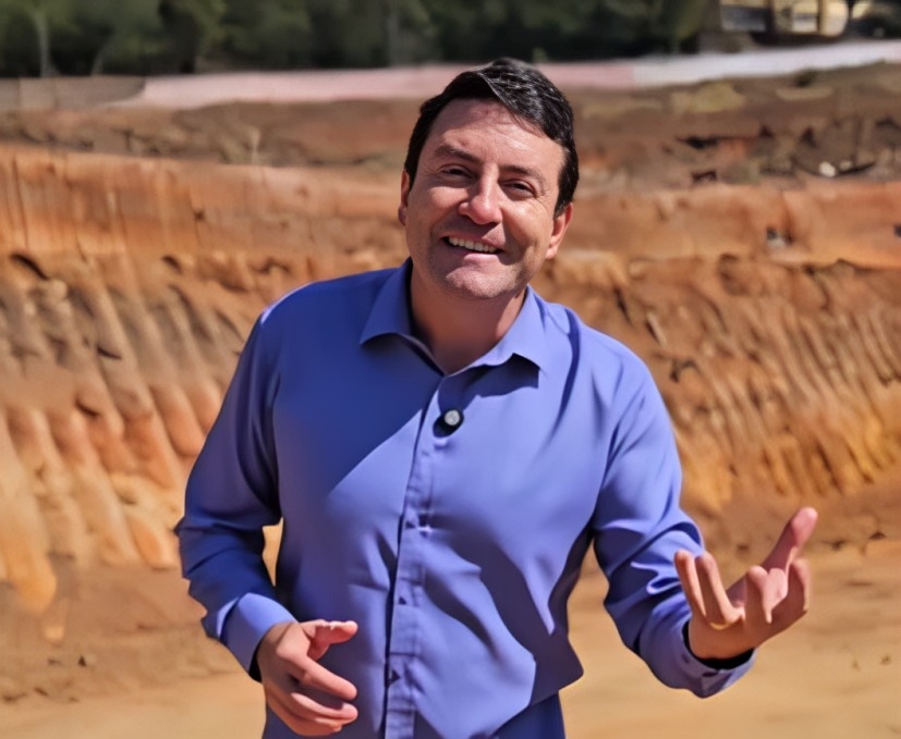 Prefeito Elvis Cezar vistoria obras do novo colégio Prof. Aldônio Ramos Teixeira