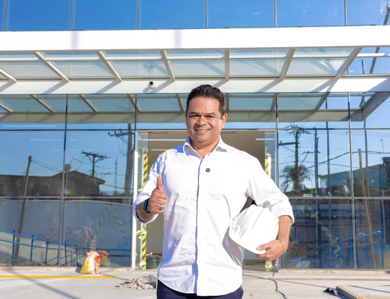 Prefeito Teco Godoy vistoria obras da nova UBS Cohab