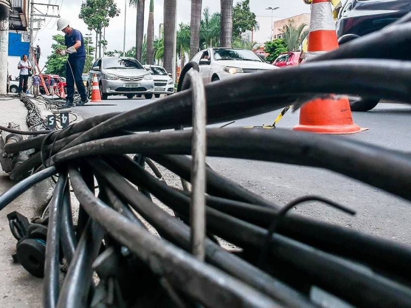 Barueri investe em tecnologia com rede fibra ótica Infovias