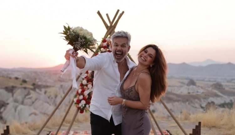 Otaviano Costa e Flávia Alessandra renovam votos na Capadócia