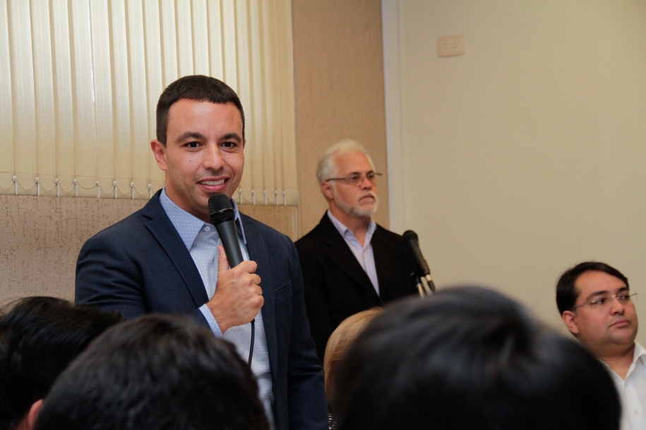 Lins envia à Câmara Projeto de Lei para valorização de médicos 