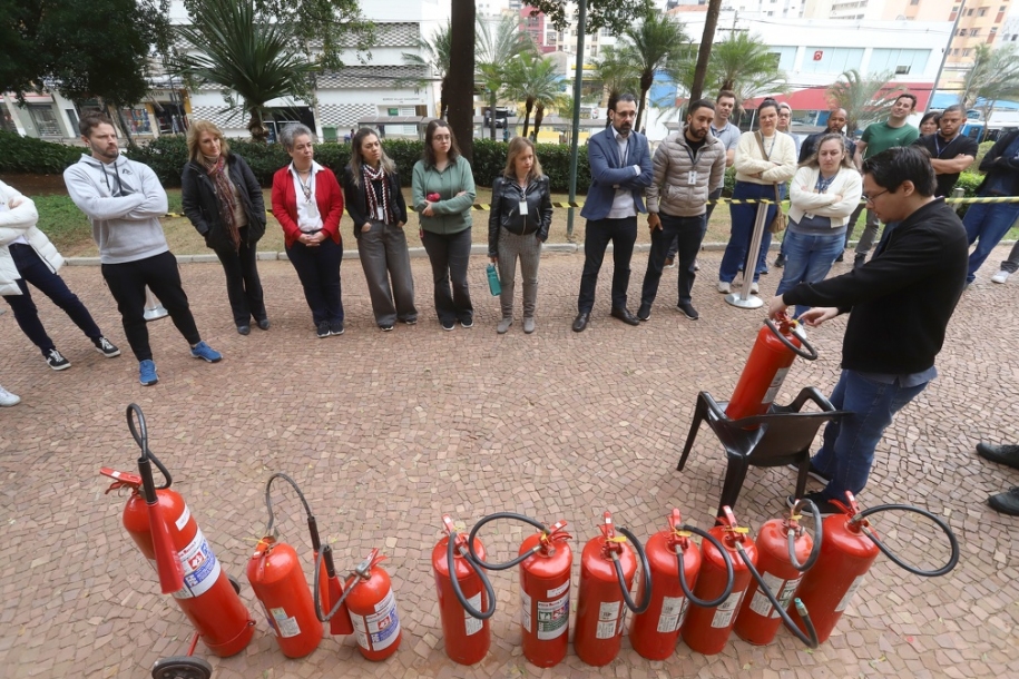 Servidores da Brigada de Incêndio participam de treinamento teórico e prático