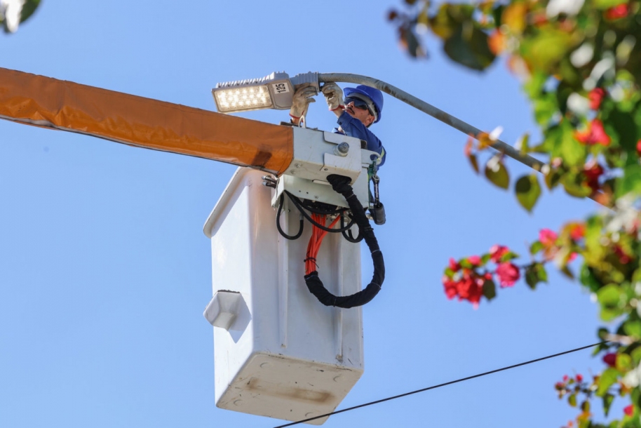 Prefeitura de Jundiaí instala iluminação de LED no Residencial Jundiaí