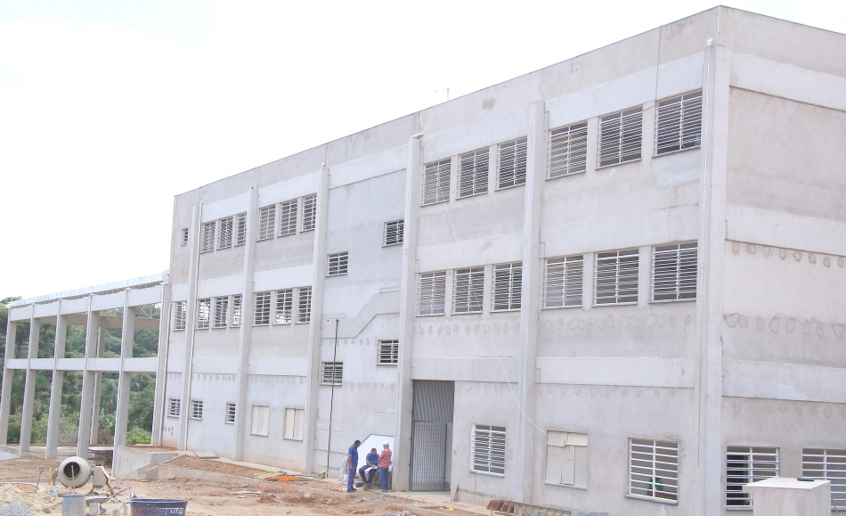 Avançam obras de construção do novo Colégio Sítio do Morro