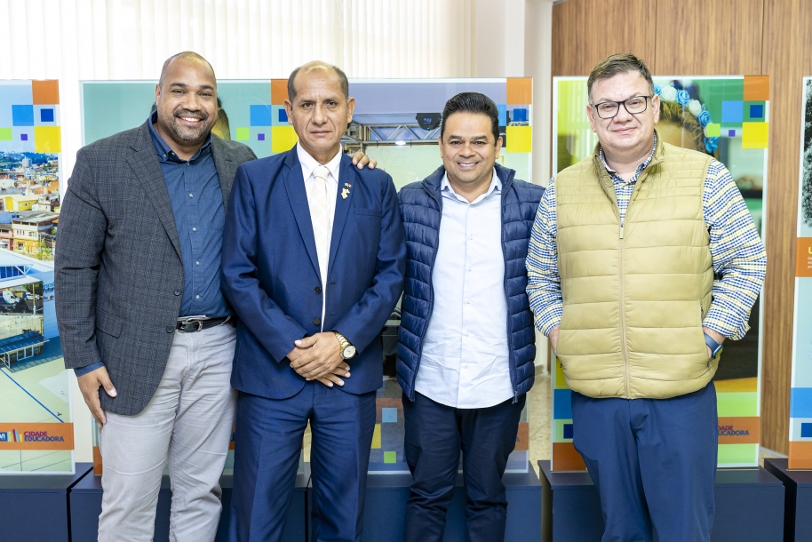 Teco Godoy leva Itapevi ao cenário internacional em encontro com comitiva de El Salvador