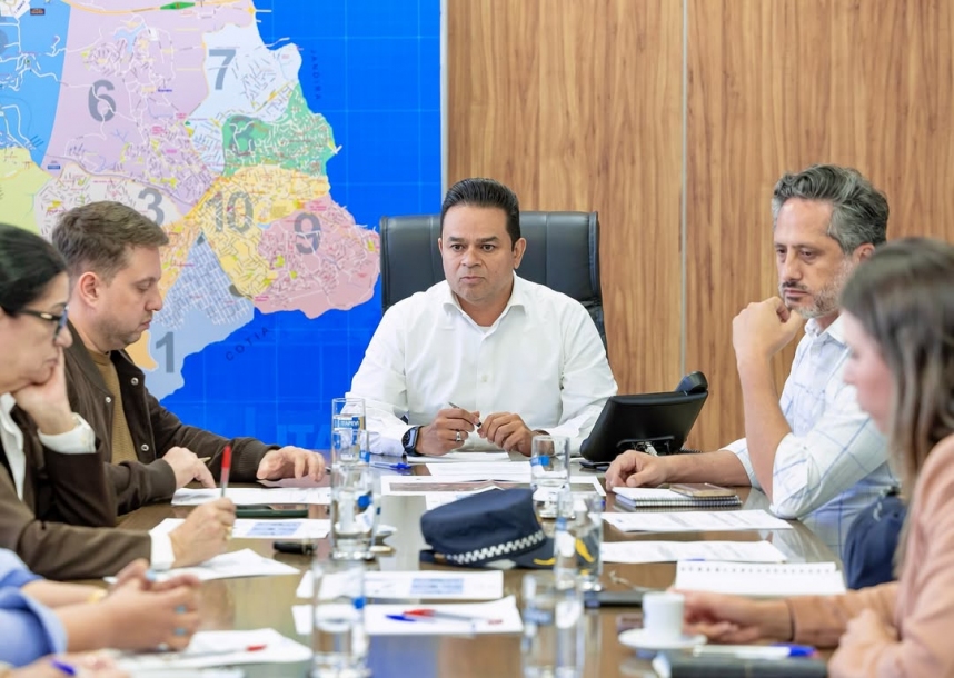 Teco Godoy realiza reunião de preparação para o Desfile Cívico de 7 de Setembro