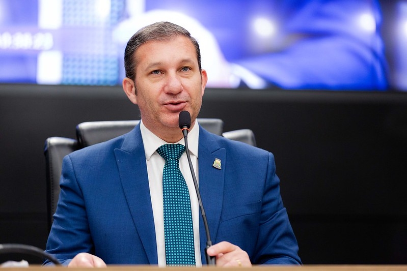 Câmara de Barueri passa a exibir interpretação em língua de sinais em sessões e eventos oficiais