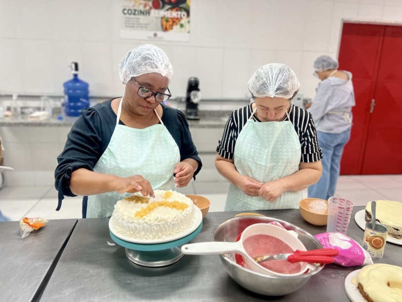 Alunos concluem curso gratuito de confeitaria no Fundo Social de Cajamar