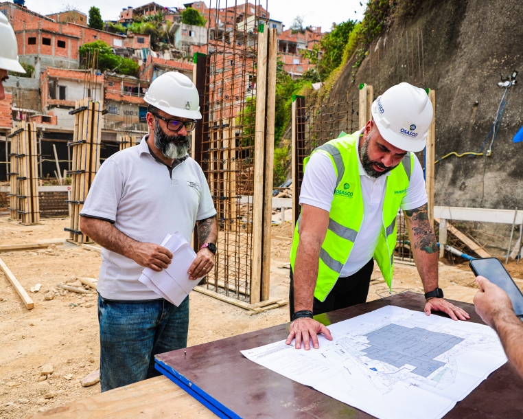 Prefeito Gerson Pessoa acompanha obras da Creche no Portal D’Oeste
