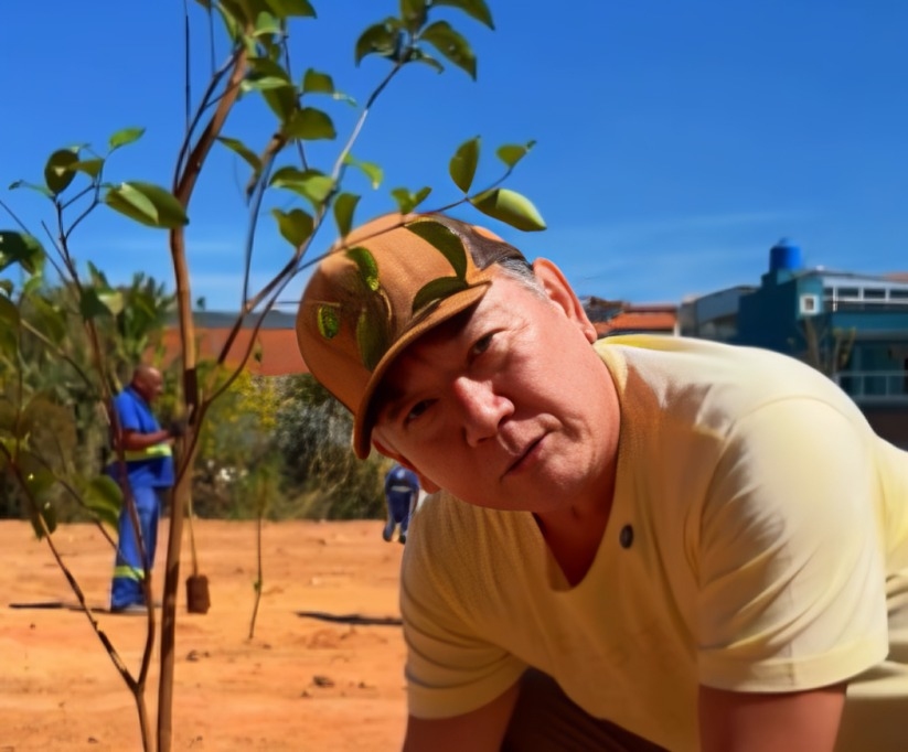 Doutor Sato participa de plantio de árvores e reforça compromisso com a sustentabilidade em Jandira