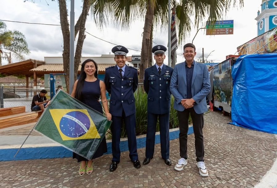 Rodrigo Andrade prestigia o 7 de Setembro com desfile cívico em Araçariguama