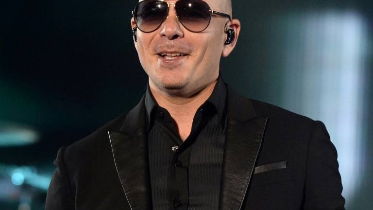 Vídeo do rapper Pitbull sacode política turística da Flórida