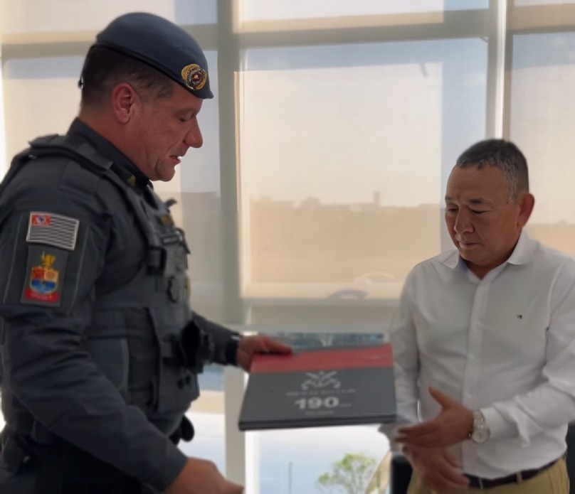 Prefeito Doutor Sato é homenageado pela Polícia Militar de São Paulo