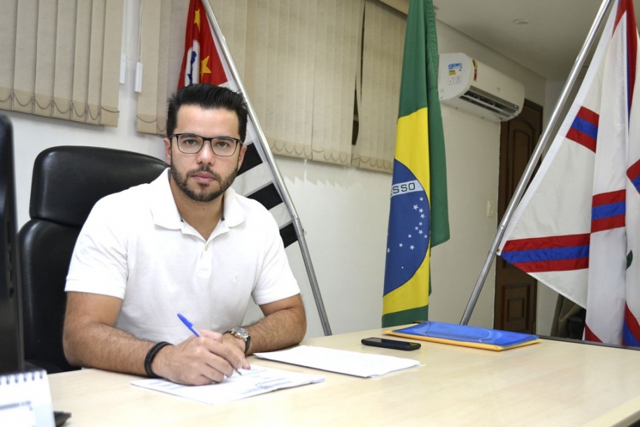 Eurico Missé toma posse como novo Prefeito de Cajamar