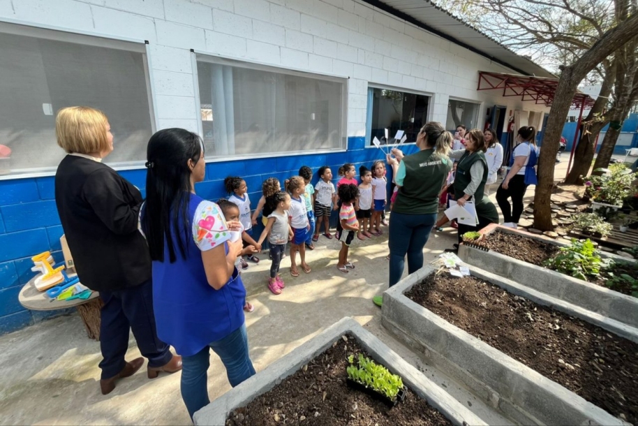 Projeto Semeia Cajamar inaugura horta na EMEB Kleber da Silva Maziero