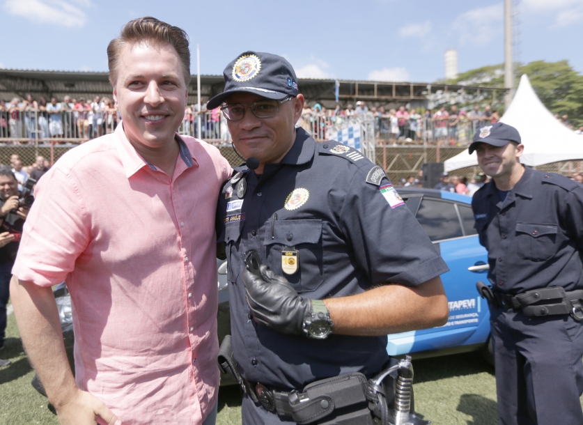 Igor abre mão de carro oficial e doa para frota da Guarda 