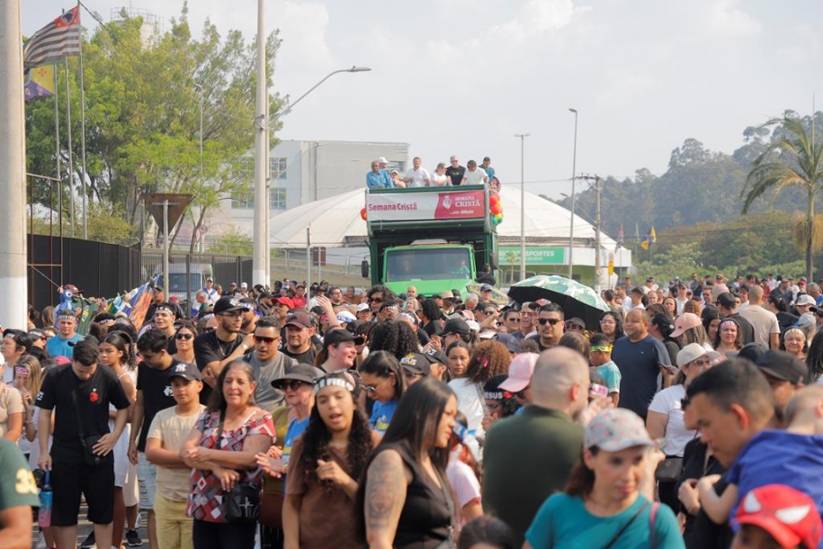 “Marcha para Jesus” e “Celebra Barueri” encerram a Semana Cristã com fé, música e emoção