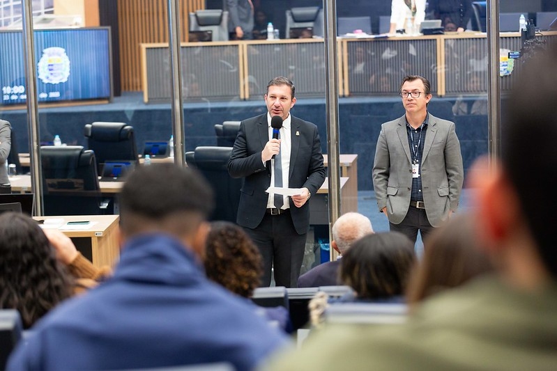 Escola Raposo Tavares e Secretaria são homenageados por trabalho de inclusão