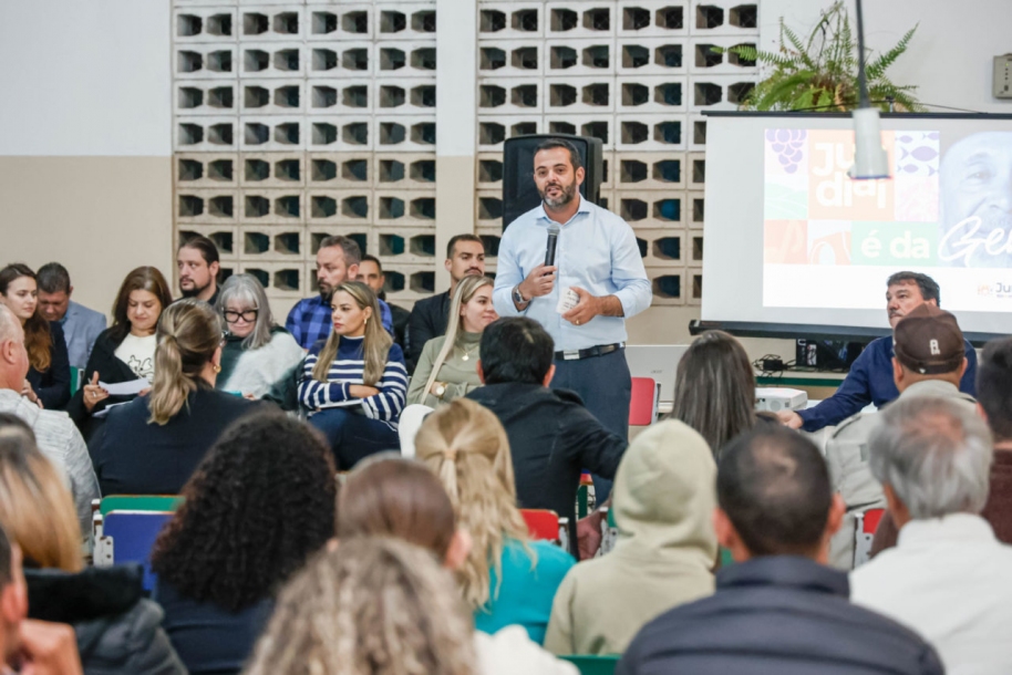Moradores do Tamoio e Vila Nambi participam de reunião com o prefeito sobre obras e melhorias