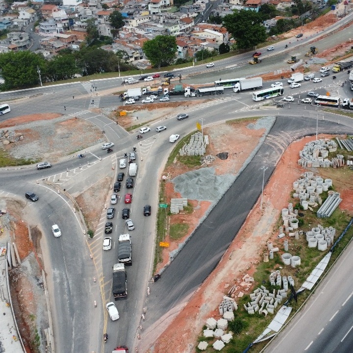 Barueri anuncia mudanças temporárias no tráfego devido às obras na Castello Branco
