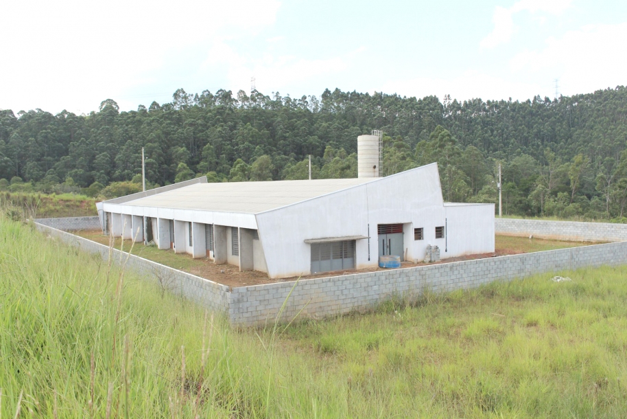 Construção de duas escolas de Educação Infantil estão paradas