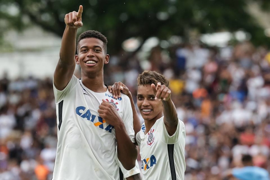 Corinthians goleia e vai à terceira fase da Copa São Paulo