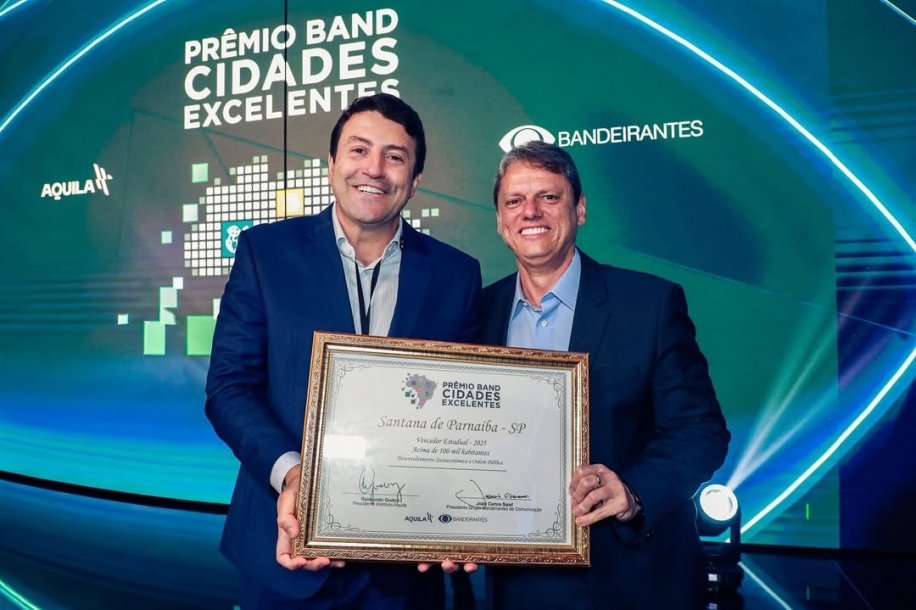 Elvis Cezar celebra conquista do Prêmio Band Cidades Excelentes em Ordem Pública e Desenvolvimento Econômico