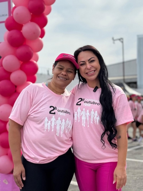 Mirelle Trevisan participa da 2ª Caminhada Outubro Rosa em Araçariguama