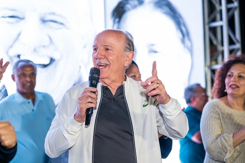 Prefeito Beto Piteri homenageia servidores públicos de Barueri