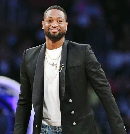 Dwyane Wade vai até escola que foi cenário de tiroteio 