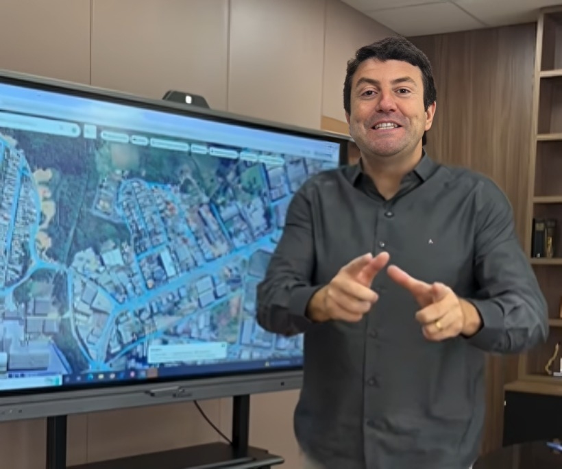 Prefeito Elvis Cezar coordena Operação Bairro Limpo na Fazendinha